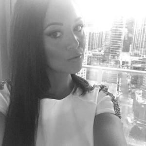 Meet your Posher, Beatriz